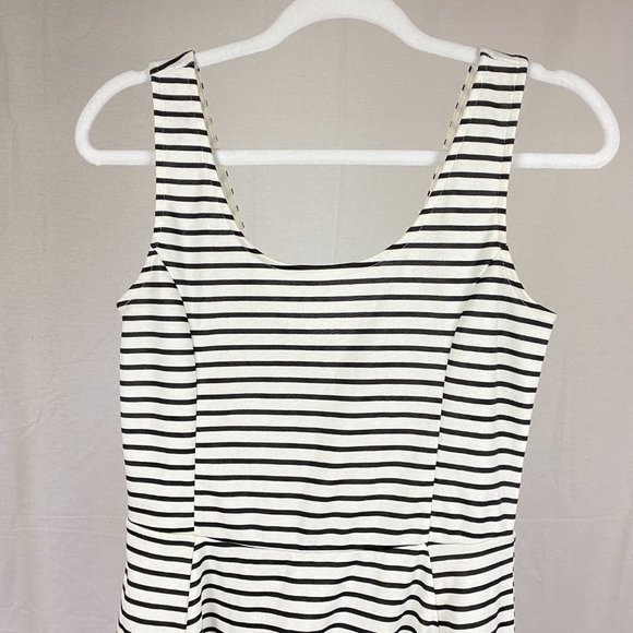 H&M White and Black Striped Skater A-Line Sleeveless Short Dress - Picture 2 of 9